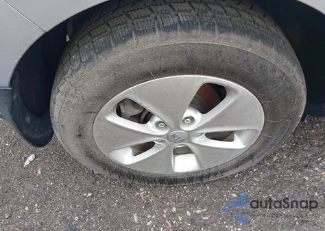 2016 Kia Soul z USA, uszkodzony, nr VIN KNDJN2A27G7841204